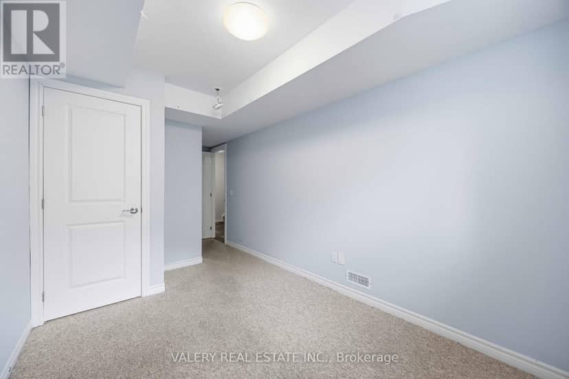 14 - 250 Penetanguishene Road — photo 30 of 31