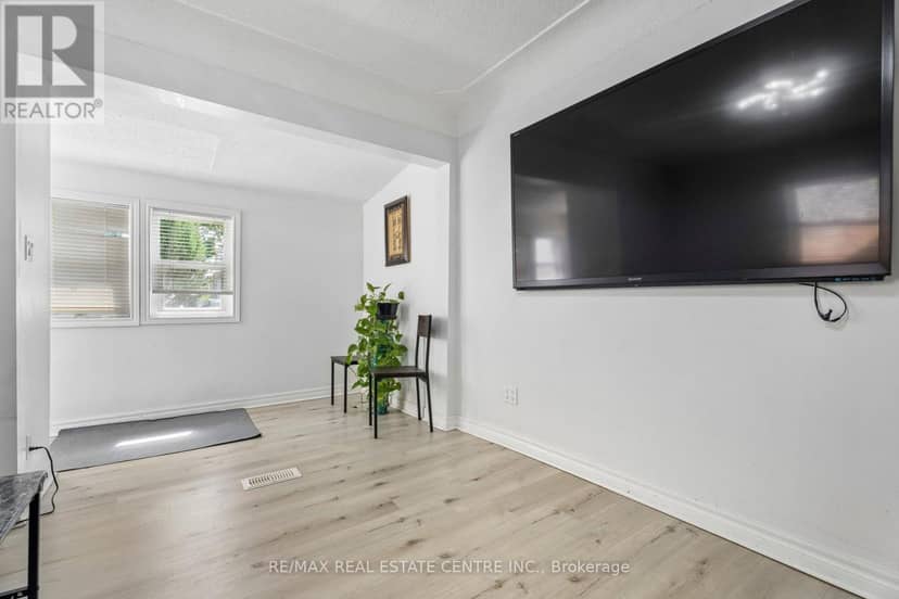 43 Whitfield Avenue — photo 18 of 40