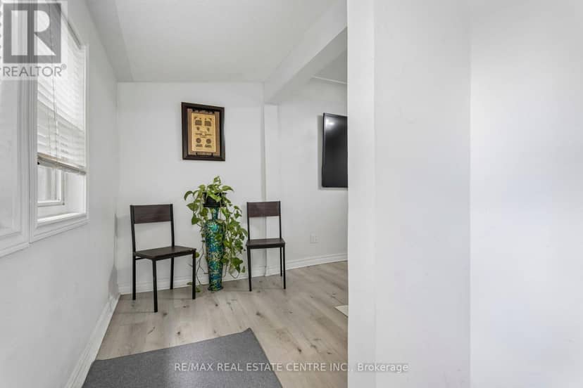 43 Whitfield Avenue — photo 8 of 40