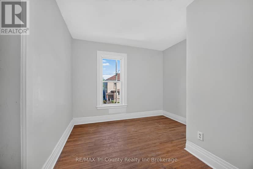 61 Brock Street E — photo 17 of 24