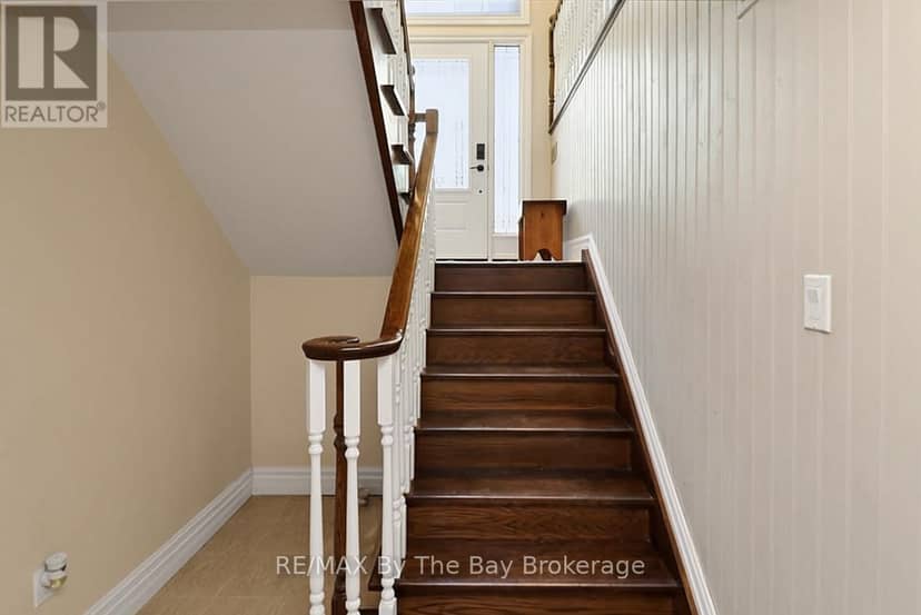 54 Fairway Crescent — photo 29 of 40