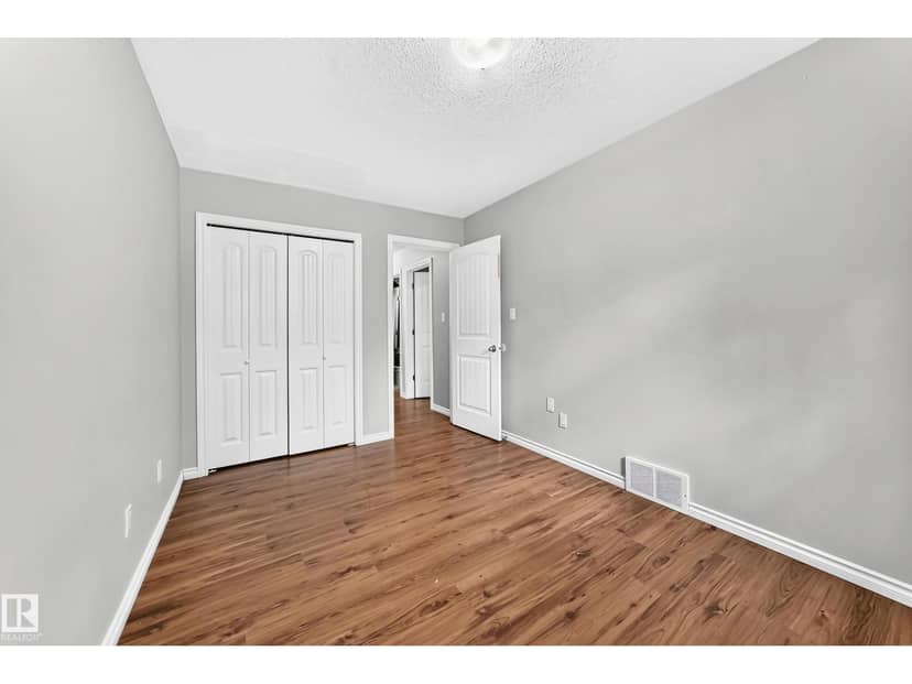 12124 122 ST NW — photo 32 of 40