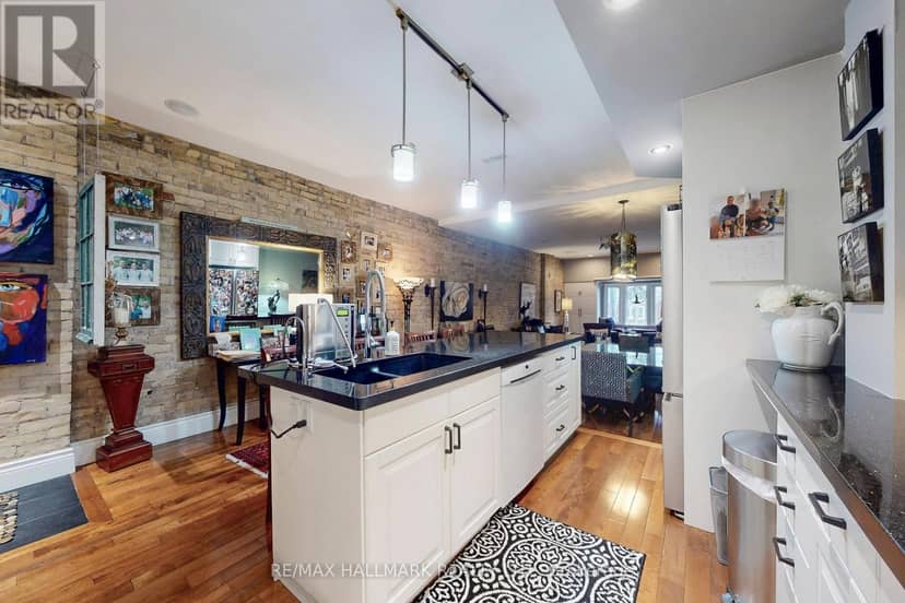 2184 Queen Street E — photo 16 of 32