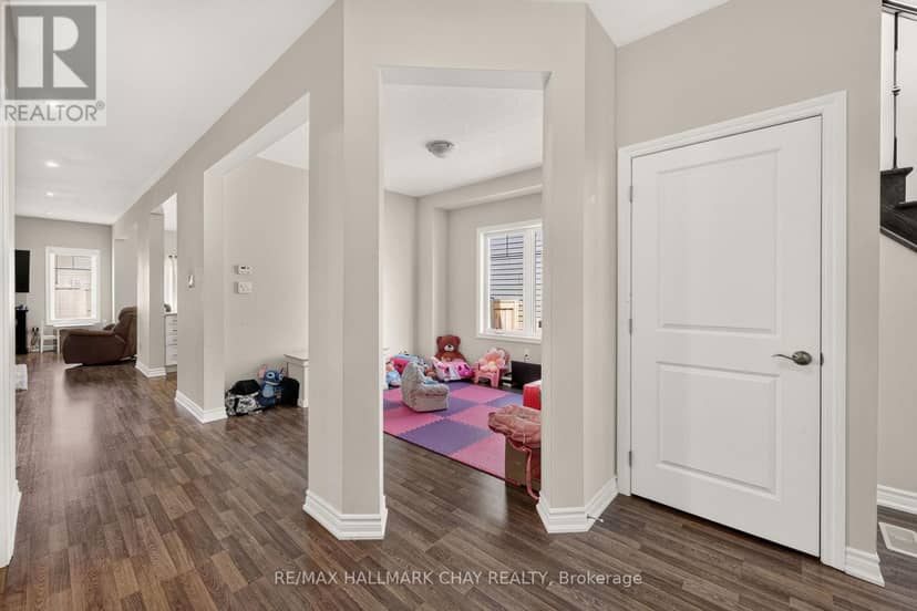 32 Jones Street — photo 7 of 40