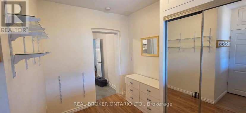 17 Howard Park Avenue — photo 10 of 29