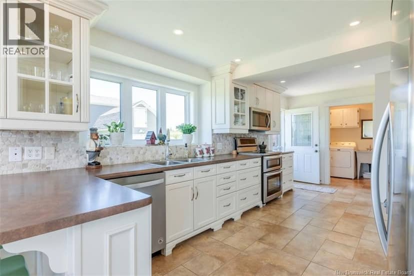 14 Aline Avenue — photo 10 of 40