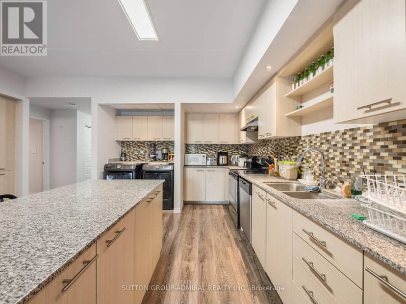 203 - 8 Hickory Street W — photo 4 of 40