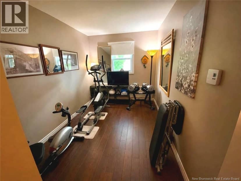 49 Beechwood Avenue — photo 7 of 18