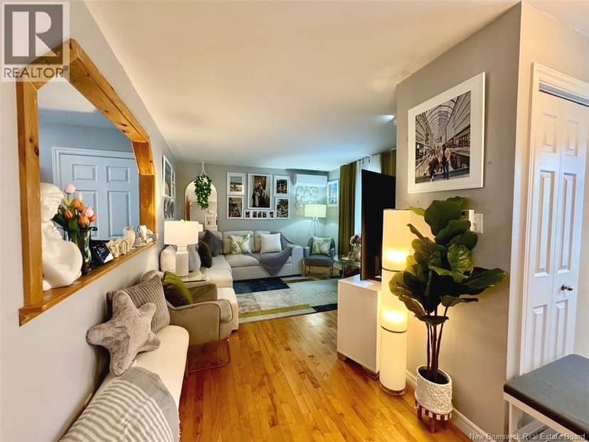 49 Beechwood Avenue — photo 5 of 18