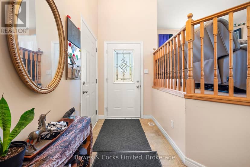 59 Birch Crescent — photo 10 of 40