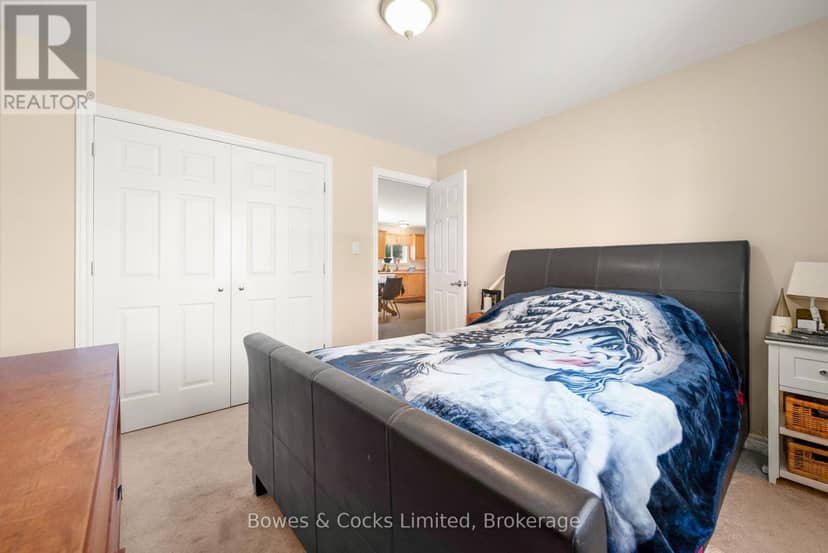 59 Birch Crescent — photo 16 of 40