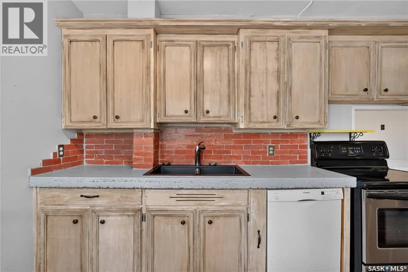 316 Bartlett AVENUE — photo 15 of 40