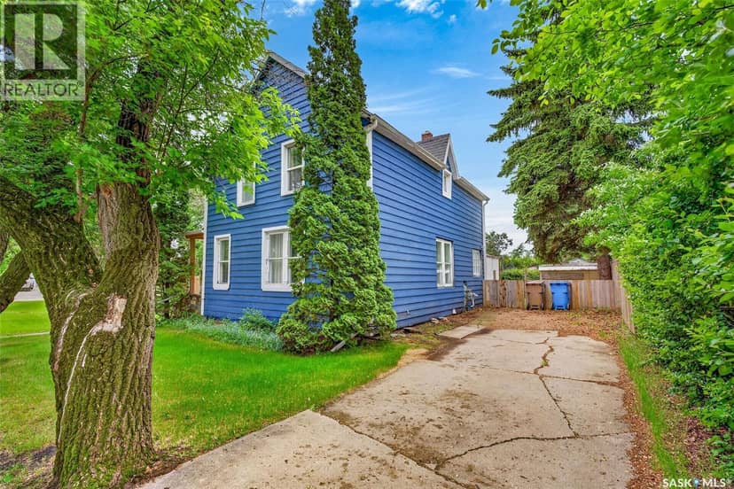 316 Bartlett AVENUE — photo 4 of 40
