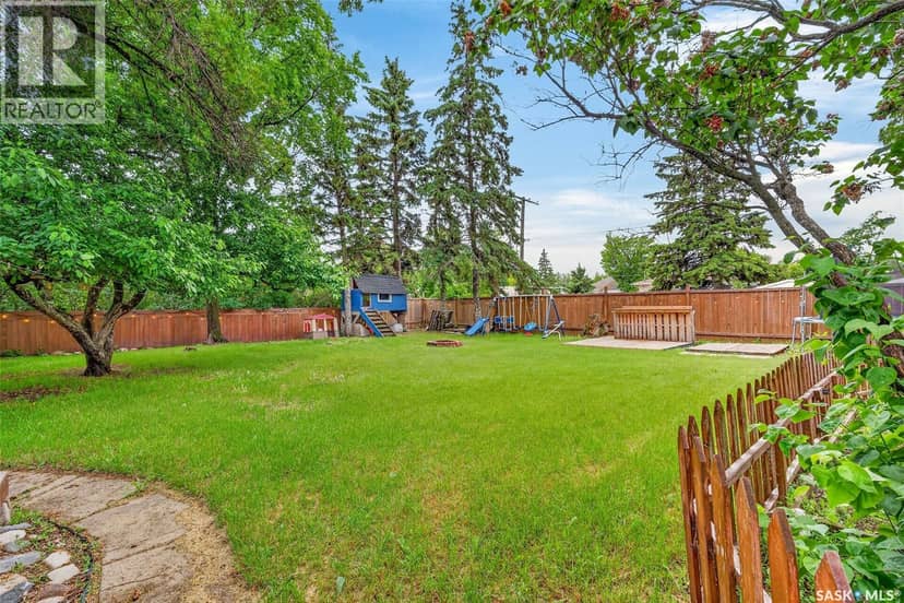 316 Bartlett AVENUE — photo 5 of 40