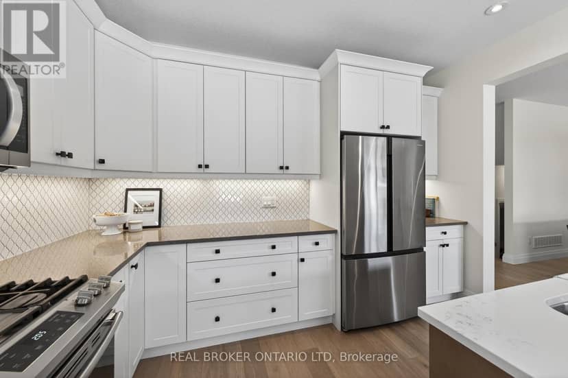 1765 Brayford Avenue — photo 15 of 39
