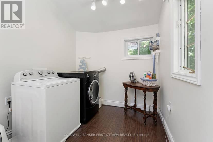 1358 Rideau Ferry Road — photo 30 of 40