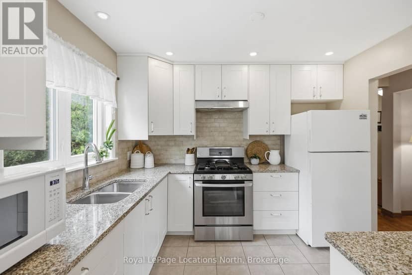27 York Street — photo 11 of 40