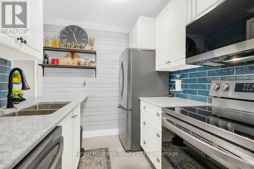 203 - 9 Centre Street — photo 7 of 38