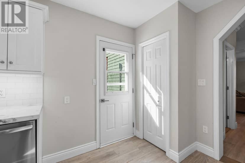 44 Weymouth Street — photo 3 of 40