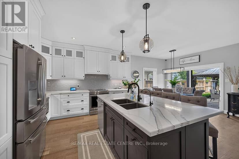 42 Bluenose Drive — photo 17 of 40