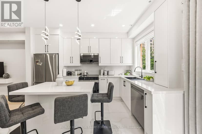21 - 21 Galleria Parkway, Markham, photo 8