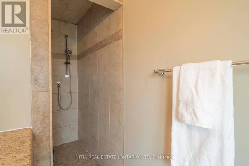 31 - 515 Skyline Avenue — photo 21 of 39
