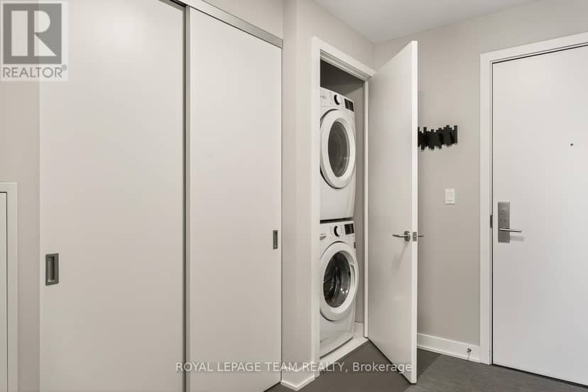 1009 - 203 Catherine Street — photo 23 of 35