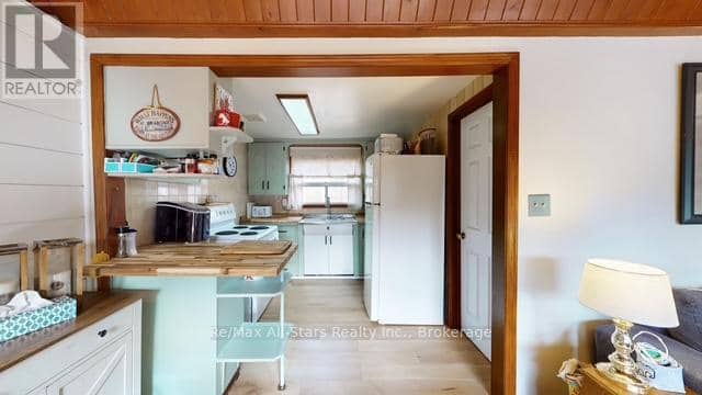 286 Edwina Drive — photo 15 of 21