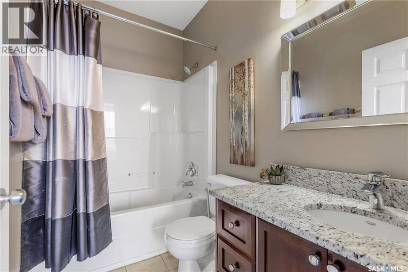 1106 1867 Hamilton STREET — photo 20 of 34