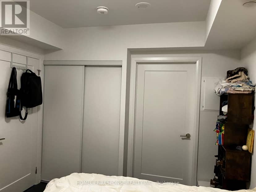 2106 - 286 Main Street — photo 12 of 21