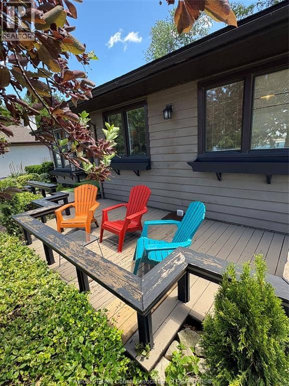 2437 RIVERSIDE DRIVE West — photo 3 of 30