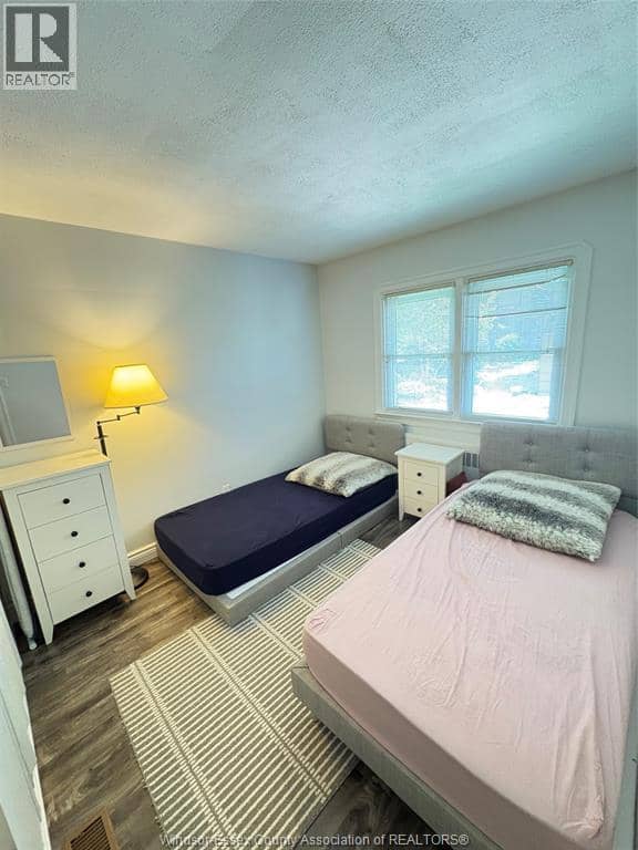 2437 RIVERSIDE DRIVE West — photo 16 of 30