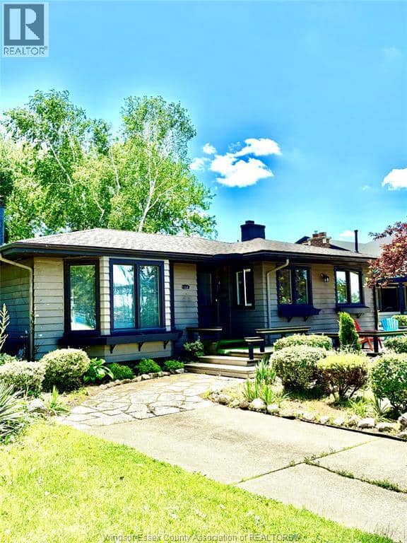 2437 RIVERSIDE DRIVE West — photo 2 of 30