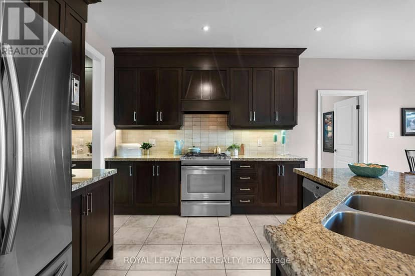 6 Masters Creek Boulevard — photo 12 of 40