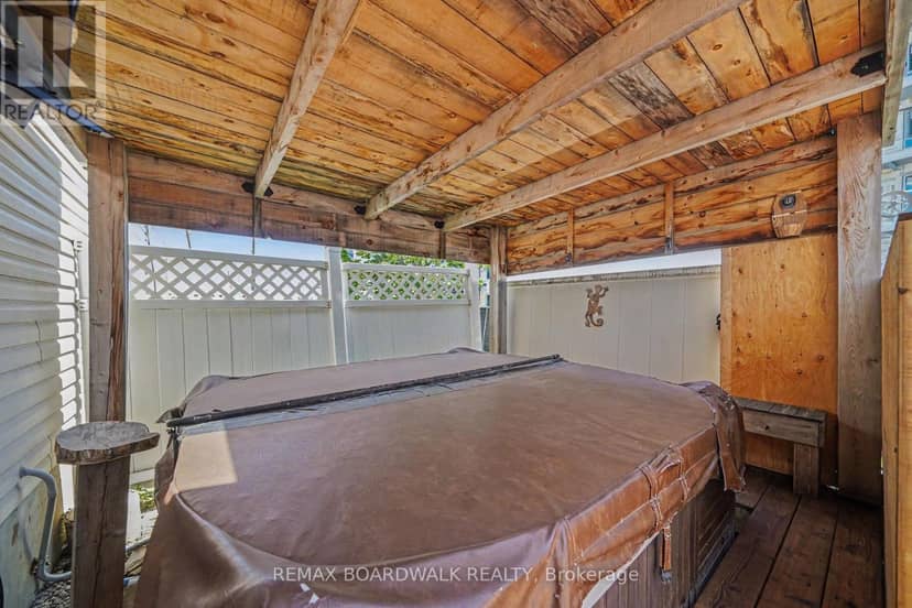 38 Roger Crescent — photo 26 of 33