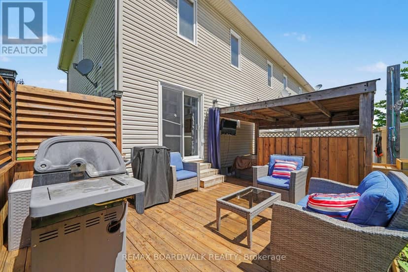 38 Roger Crescent — photo 27 of 33