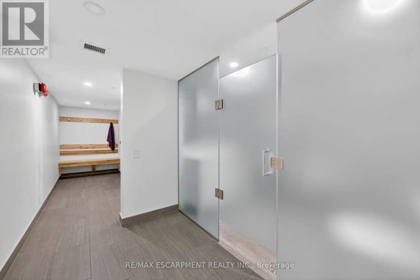 1005 - 700 Dynes Road — photo 33 of 40