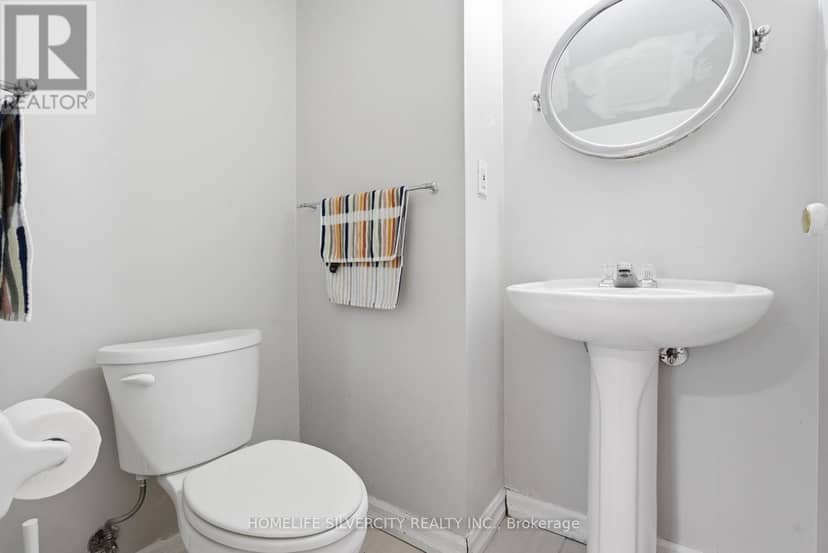 578 Trafford Crescent — photo 16 of 21