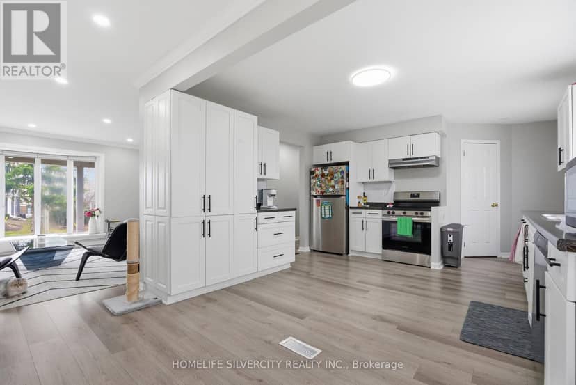 578 Trafford Crescent — photo 5 of 21