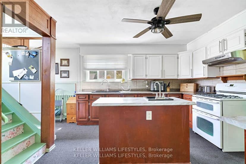 93 Sarah Street — photo 12 of 40