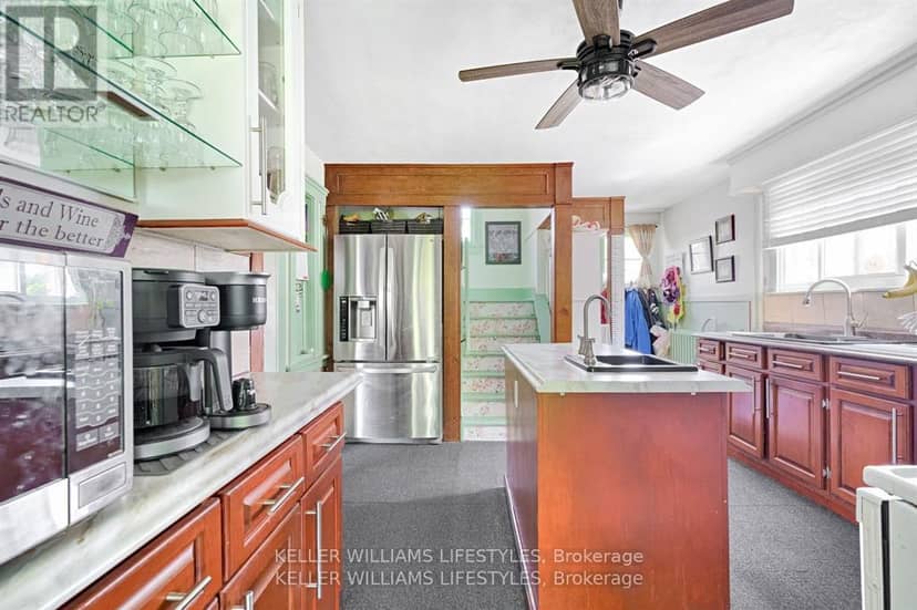 93 Sarah Street — photo 17 of 40