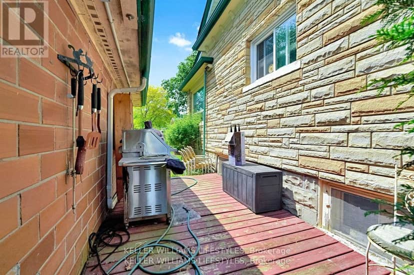 93 Sarah Street — photo 33 of 40