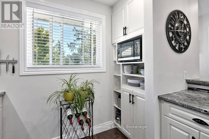 58 - 127 Alfred Street W — photo 12 of 40