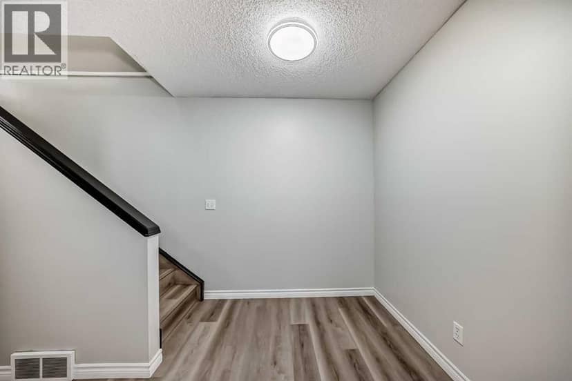 2, 7 Westland Road — photo 16 of 25