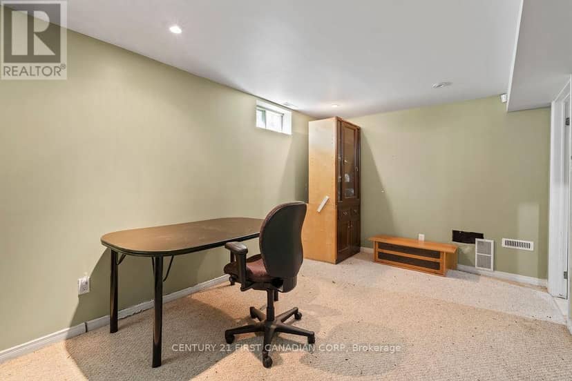 106 Pine Valley Drive — photo 38 of 40