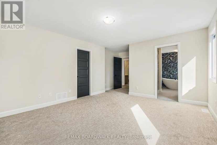 1039 Chablis Crescent — photo 10 of 15