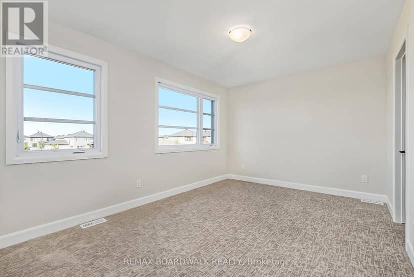 1039 Chablis Crescent — photo 13 of 15