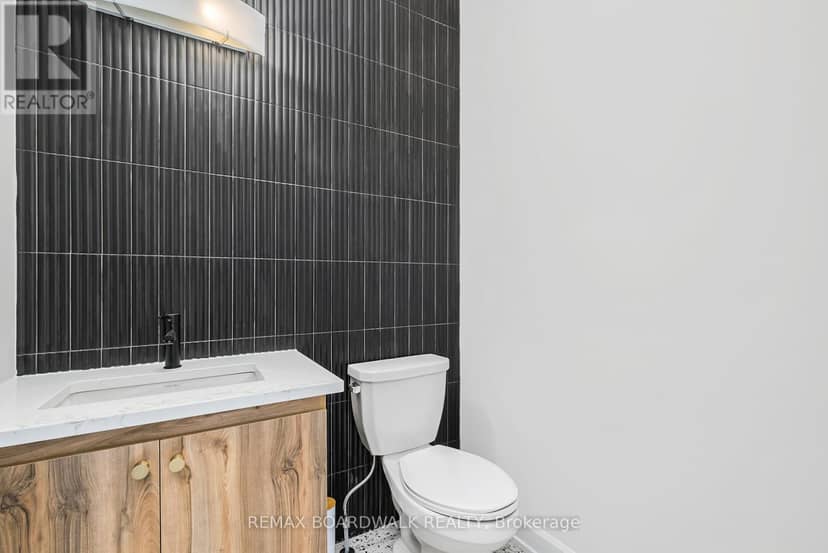 1039 Chablis Crescent — photo 6 of 15