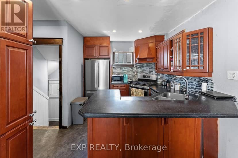 221 Bowen Road — photo 10 of 40