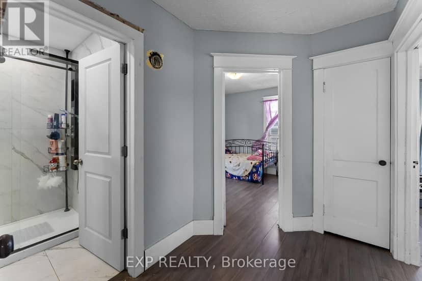 221 Bowen Road — photo 15 of 40